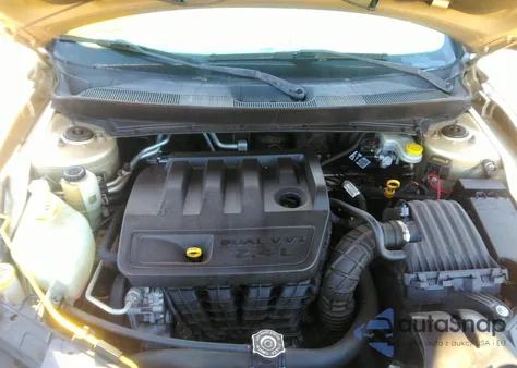 2010 Chrysler Sebring Touring z USA, uszkodzony, nr VIN 1C3CC4FB2AN118631